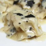 Ravioli de céleri à l'huile de truffes