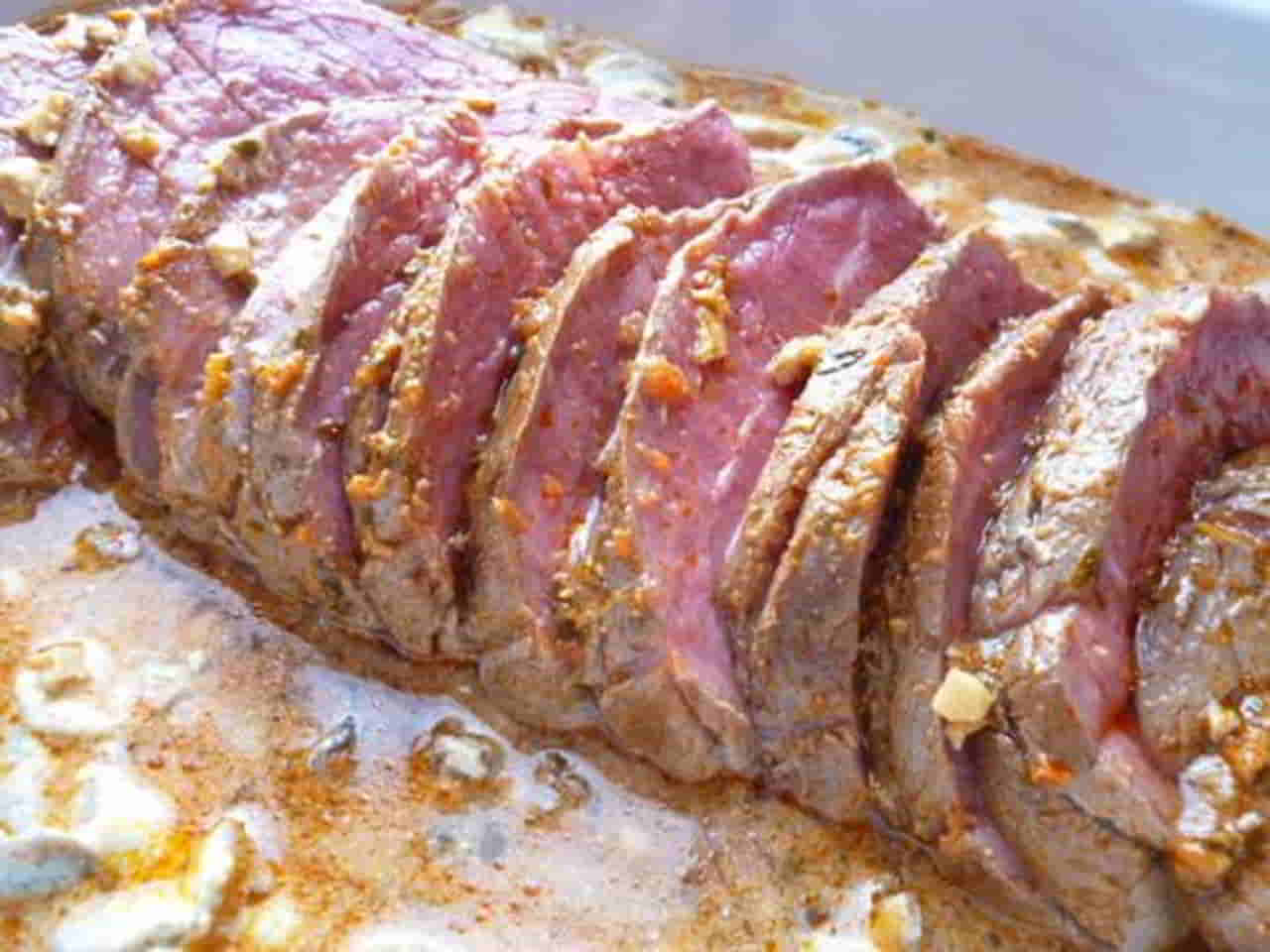 Recette Rôti de boeuf au four, sauce aux champignon et pesto rouge