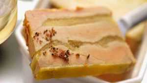 Recette Terrine de foie gras aux pommes flambées