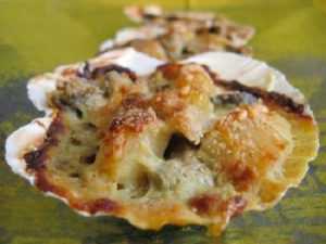 Recette Gratin d’huîtres et Saint-Jacques au magret fumé