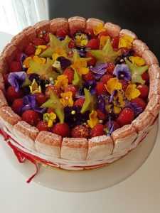 Recette Charlotte aux fruits rouges et biscuits roses