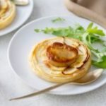 Tranche de foie gras et sa tarte fine aux pommes