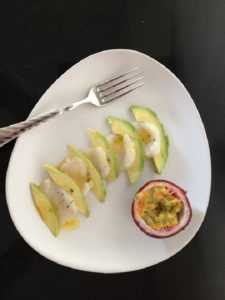 Recette Carpaccio d’avocat et saint-jacques au fruit de la passion