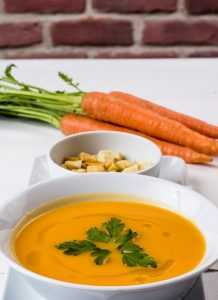 Recette Velouté de carottes et pommes, au lait de coco et aux épices