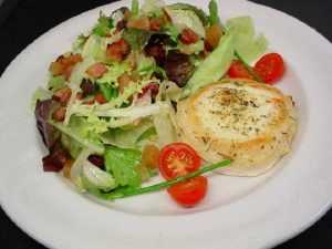 Recette Salade au chèvre, tomates et fruits secs