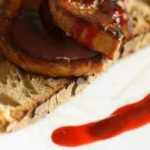 Recette Foie gras au pain noir et vinaigrette de truffe