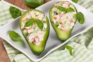 Recette Avocat farci au surimi et aux câpres