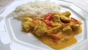 Recette Blancs de poulet minceur au curry et à la tomate