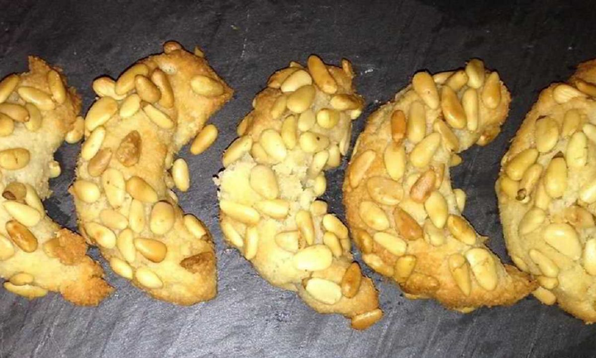 Recette Croquets Legers Aux Pignons Recettes Et Terroirs