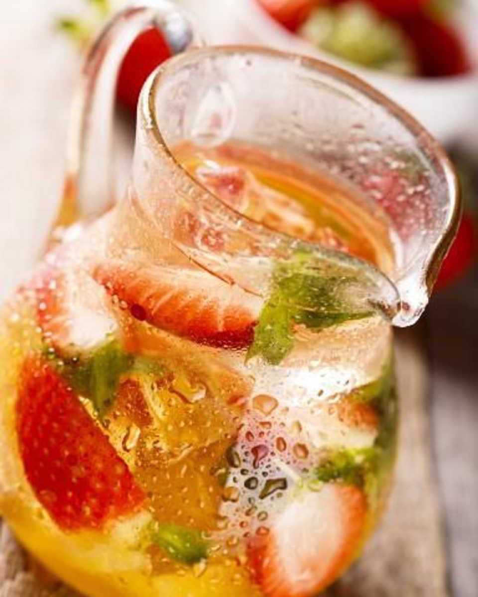Recette Sangria de vin blanc aux fraises