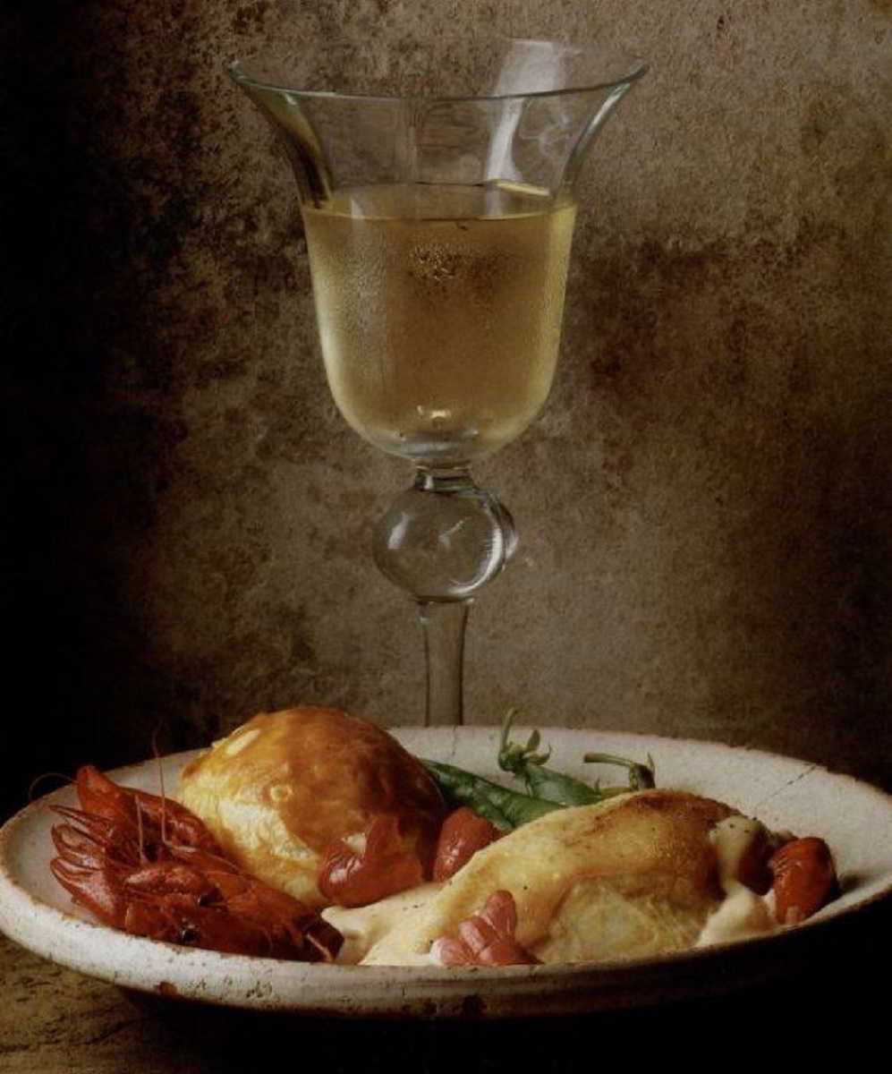 Recette Poularde aux écrevisses à pieds rouges, aux morilles et au vin jaune