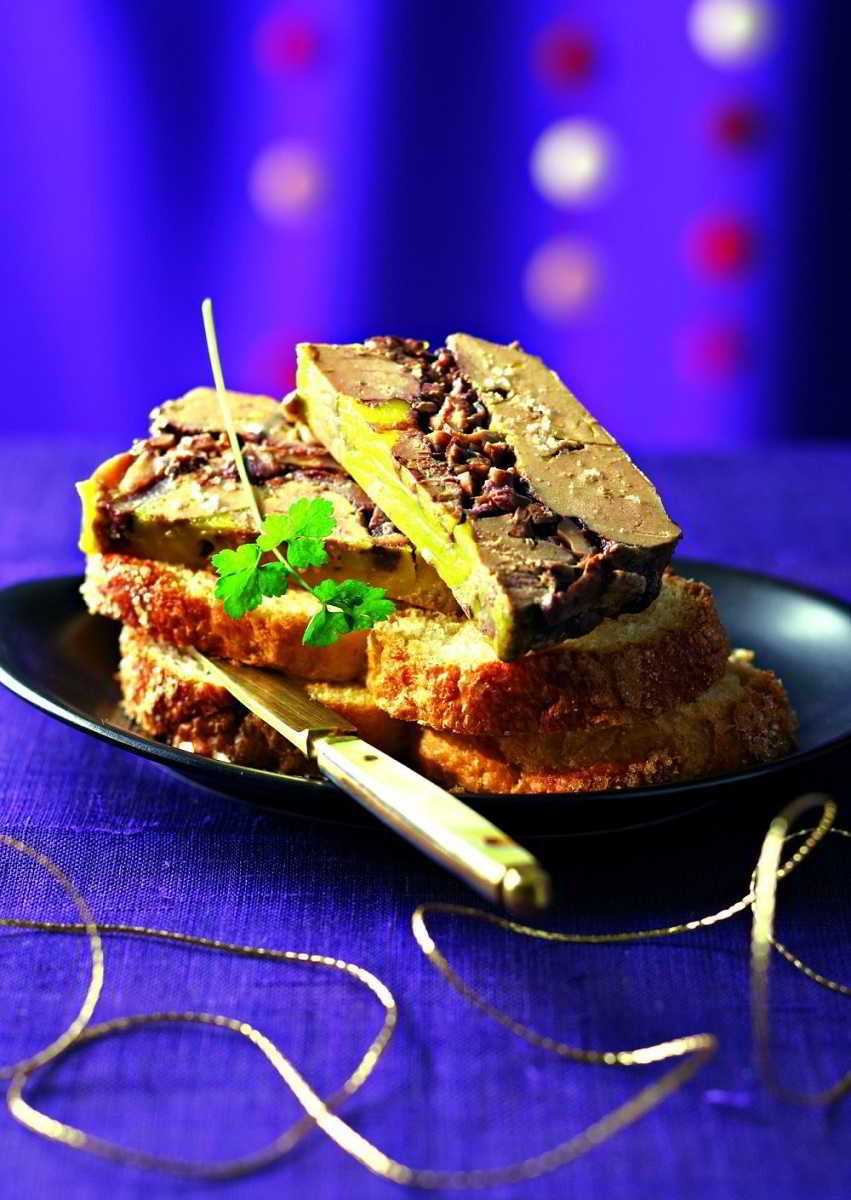 Recette Terrine de foie gras aux cèpes et aux noix