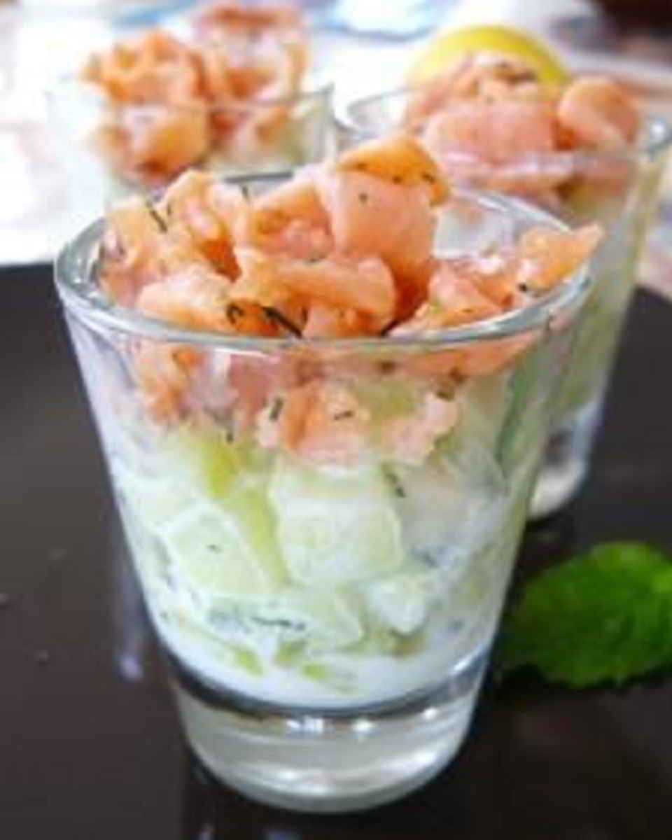 Recette Salade de concombre et saumon fumé,sauce au petit suisse