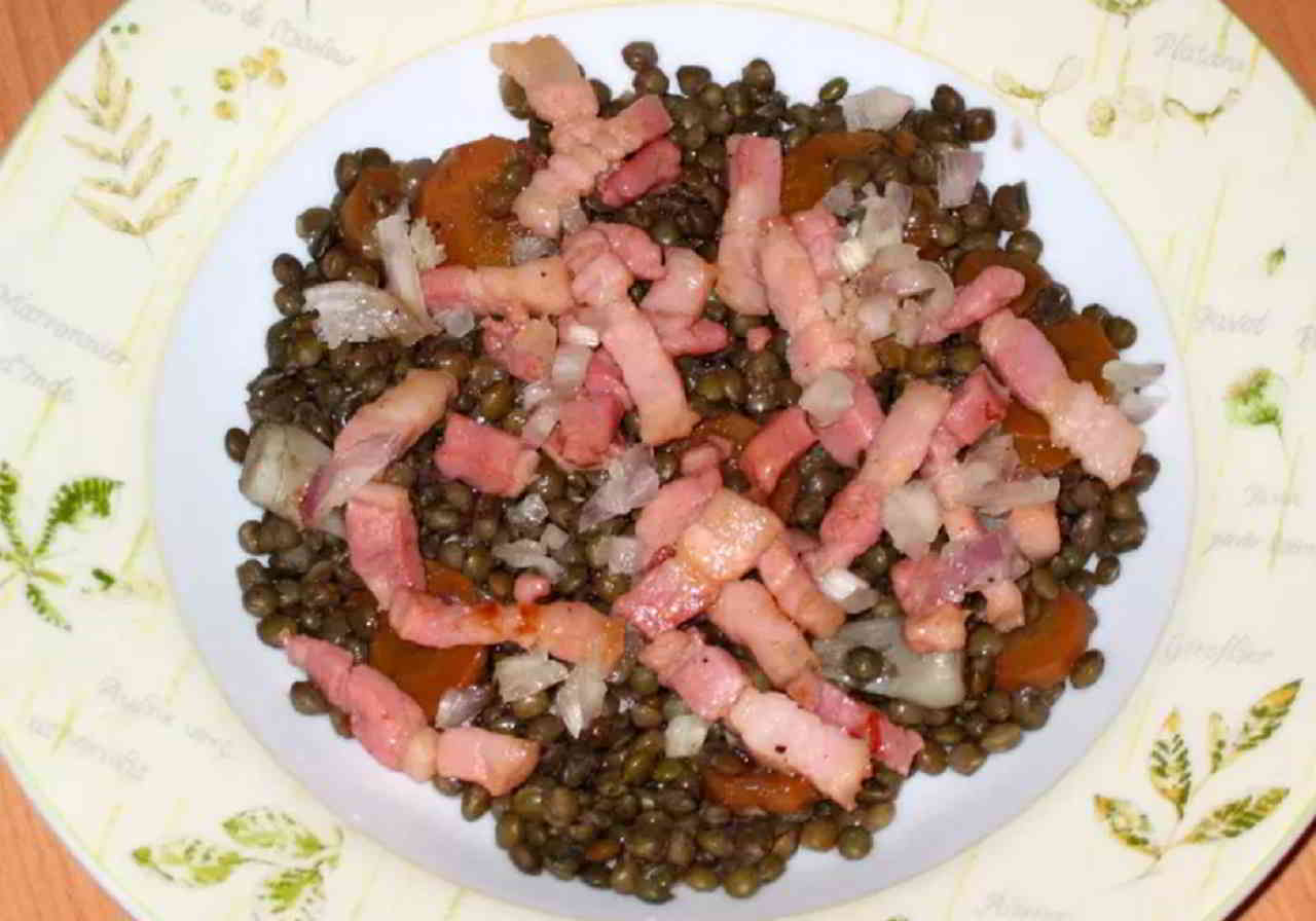 Recette Salade de lentilles froide aux lardons