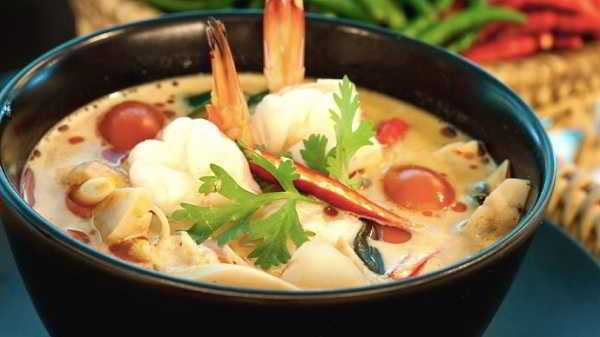 Soupe thaï de Pierre Marchesseau et Beautysané, recette sur zechef.com