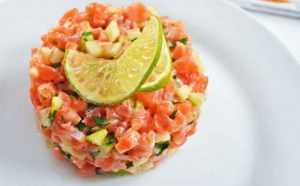 Recette Tartare de saumon sur lit de concombre