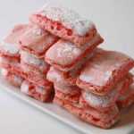 Recette Bûche glacée aux biscuits roses, chocolat et crème de marrons