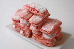 Recette Bûche glacée aux biscuits roses, chocolat et crème de marrons