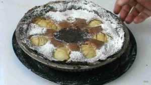 Recette Tarte amandine, aux poires et pralin