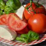 recette de salade de tomates et de mozzarella à la menthe